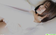 白色大奶美女诱惑