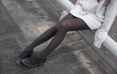 福利美图 楼梯间的黑丝小妹