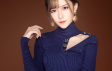 <span style='color:#FFFFFF'>腐团儿拍新定妆照，成熟风格引热议，网友：穿太多的风格，不喜欢</span>